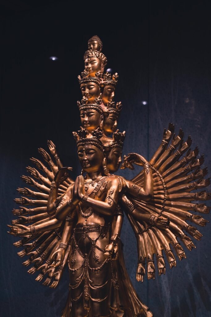 שני קצרצרים – בודהיזם מעורב חברתית